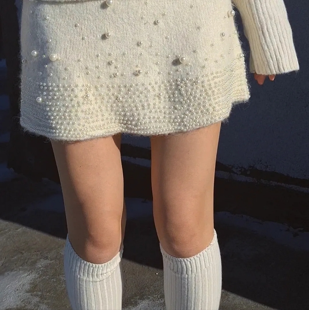 NWT ECRU BEIGE CREAM PEARL KNIT MINI SKIRT